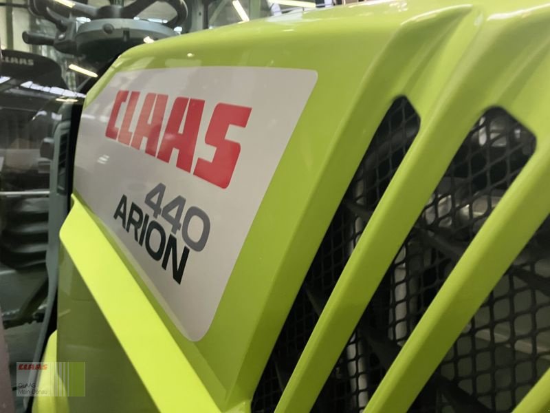 Traktor des Typs CLAAS ARION 440, Gebrauchtmaschine in Vohburg (Bild 3)