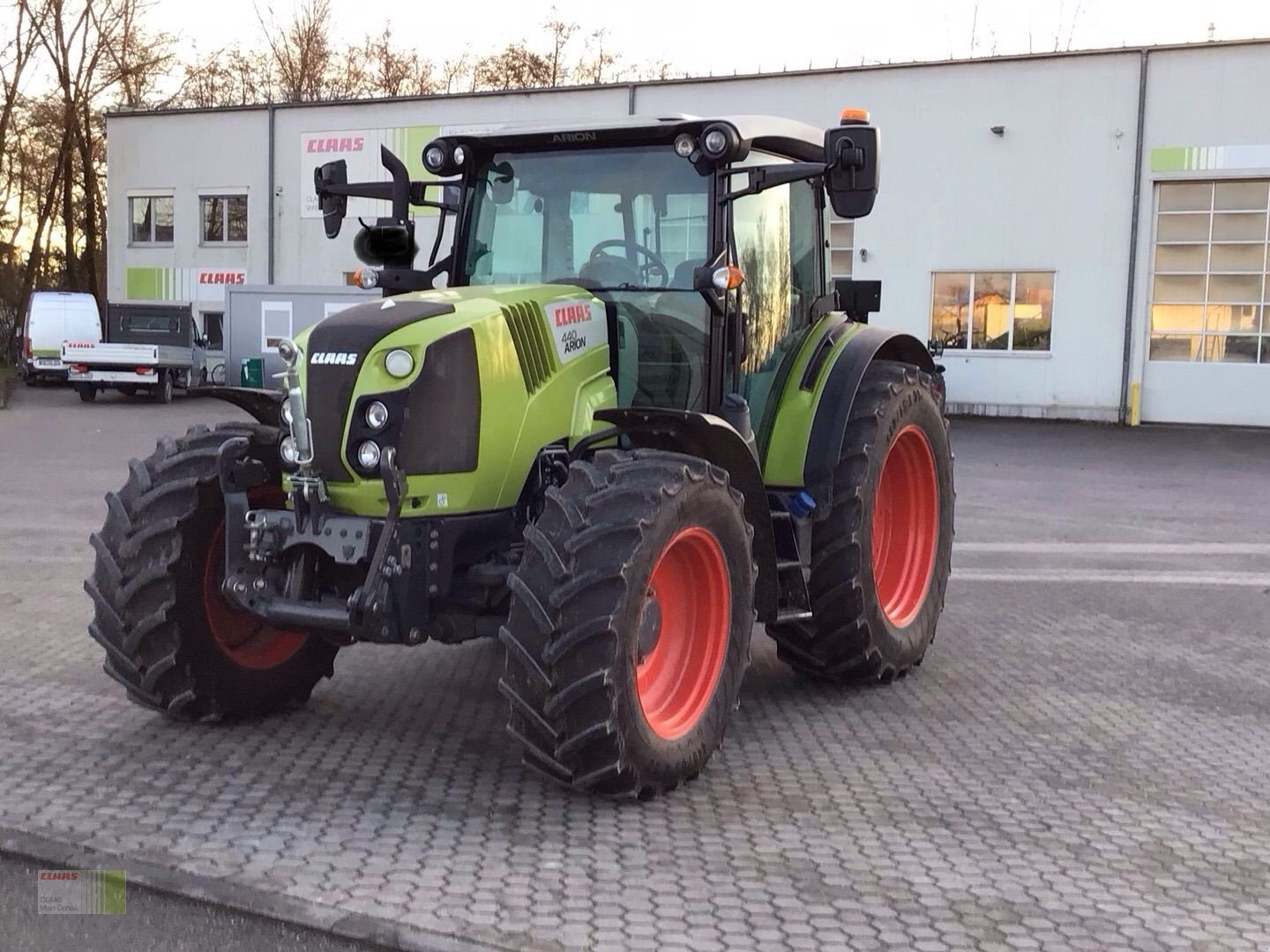 Traktor типа CLAAS Arion 440, Gebrauchtmaschine в Vohburg (Фотография 1)