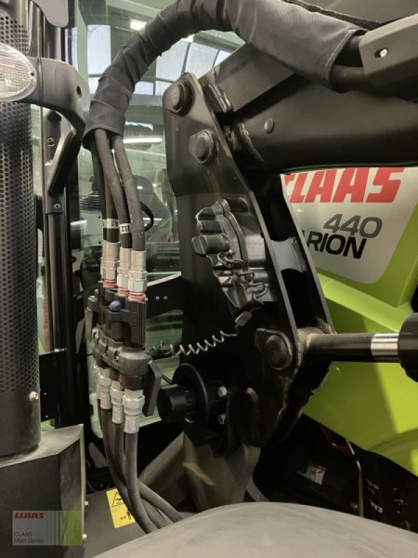 Traktor des Typs CLAAS ARION 440, Gebrauchtmaschine in Vohburg a.d.Donau (Bild 18)