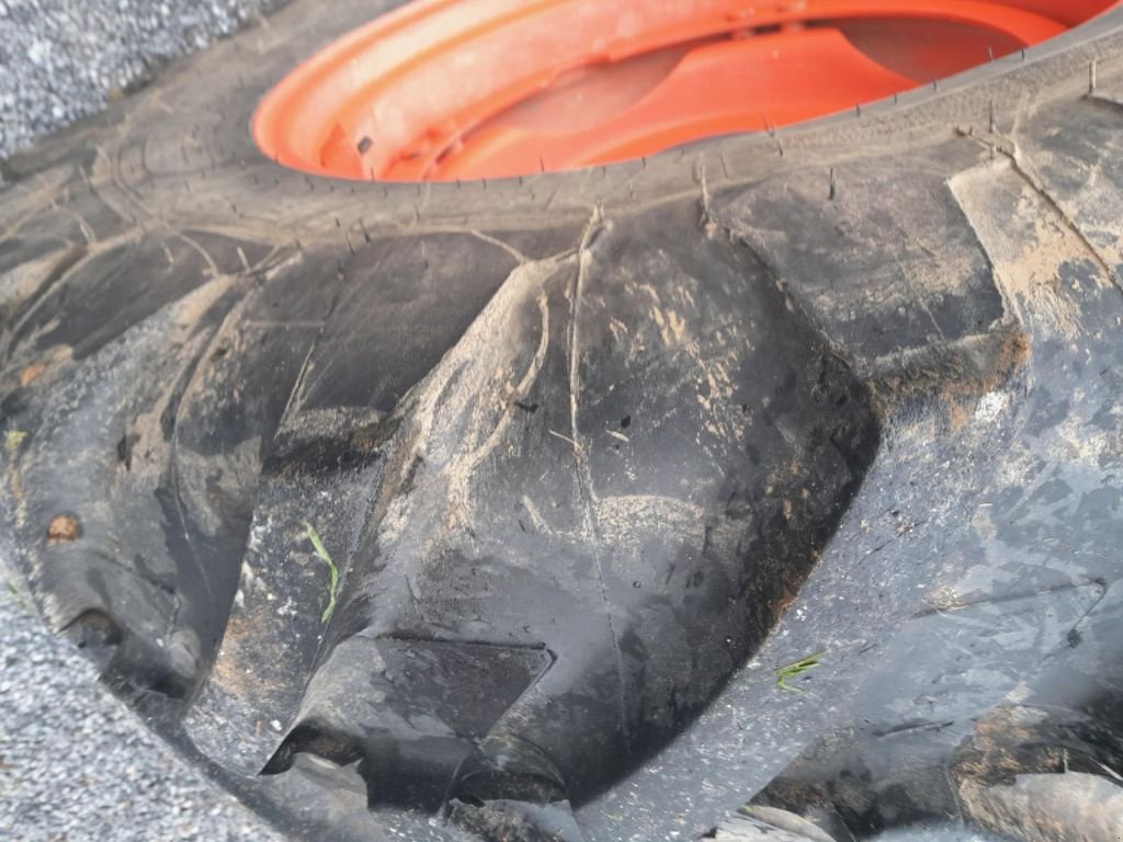 Traktor типа CLAAS ARION 440, Gebrauchtmaschine в BAZOGES EN PAREDS (Фотография 9)