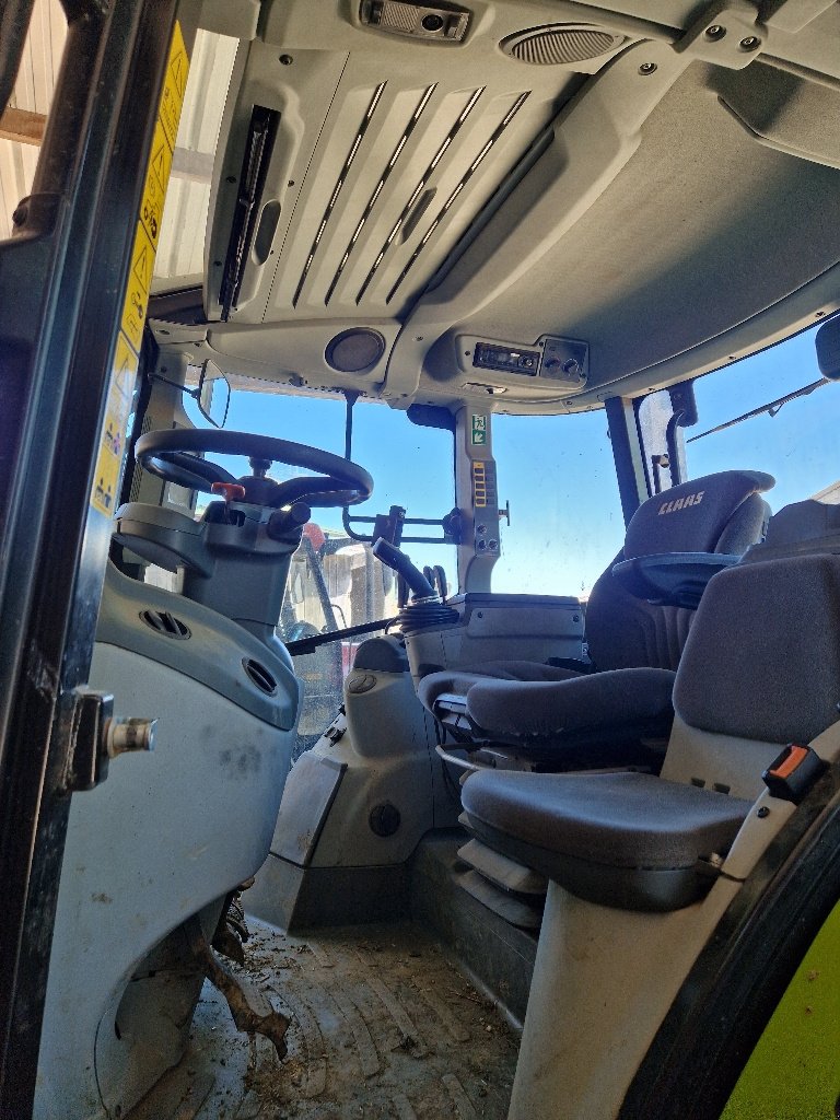 Traktor of the type CLAAS Arion 440, Gebrauchtmaschine in BRECEY (Picture 3)