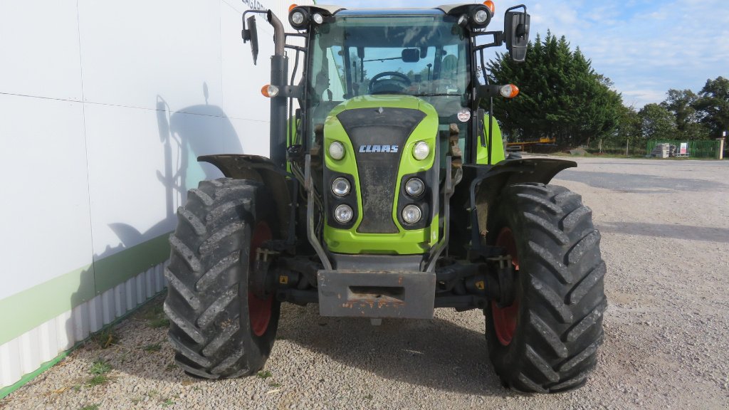 Traktor des Typs CLAAS ARION 440, Gebrauchtmaschine in MORLHON LE HAUT (Bild 3)