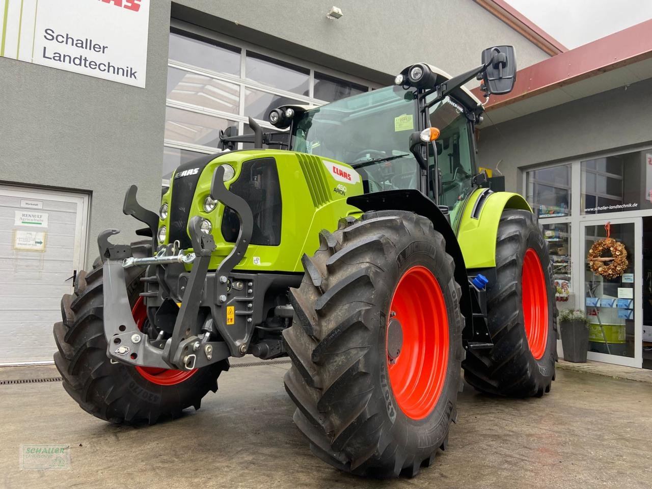 Traktor van het type CLAAS Arion 450 CIS neu FHZ gefederte Vorderachse, Neumaschine in Geiselhöring (Foto 3)