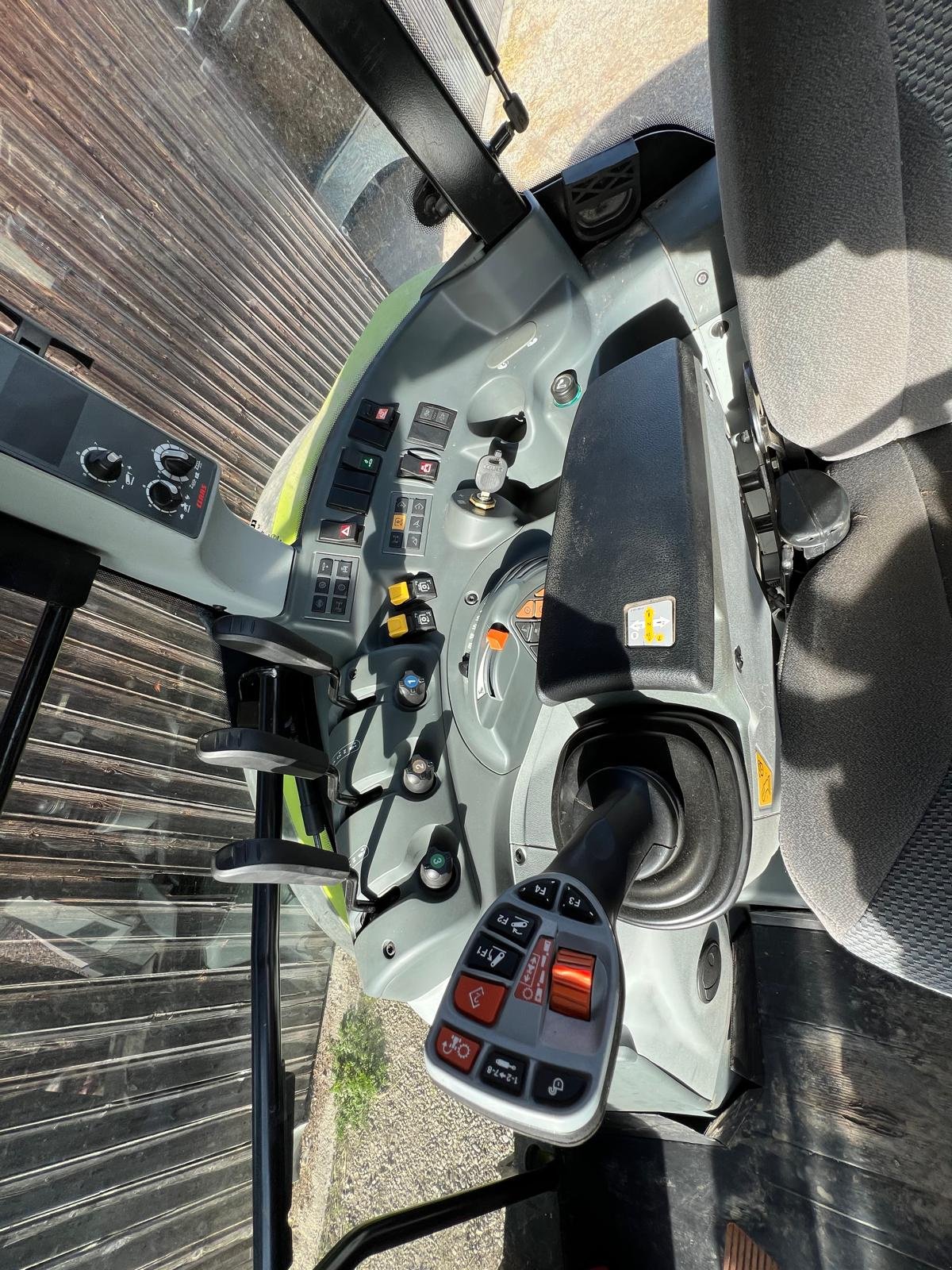 Traktor of the type CLAAS Arion 450 CIS PANORAMIC, Gebrauchtmaschine in Thannhausen (Picture 4)