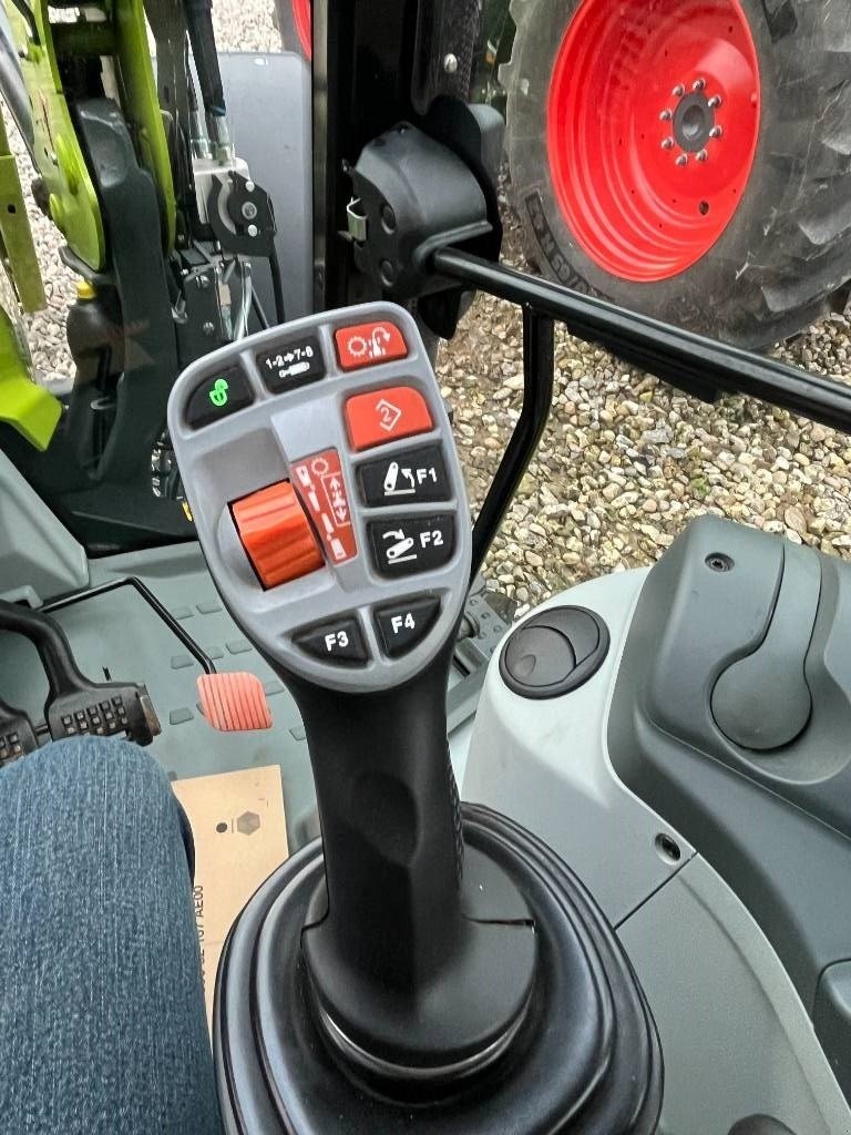 Traktor van het type CLAAS Arion 450 CIS, Gebrauchtmaschine in Ringe (Foto 16)