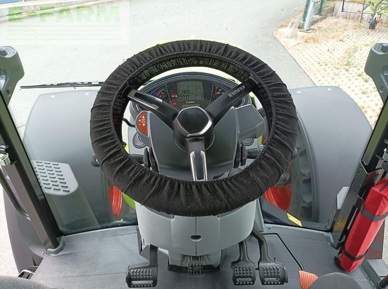 Traktor от тип CLAAS arion 450 cis, Gebrauchtmaschine в LÖSSNITZ (Снимка 11)