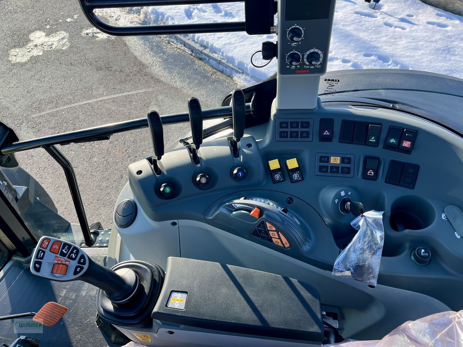 Traktor of the type CLAAS ARION 450 COMFORT / LASTSCHALT (ARION 400), Neumaschine in Kematen (Picture 15)