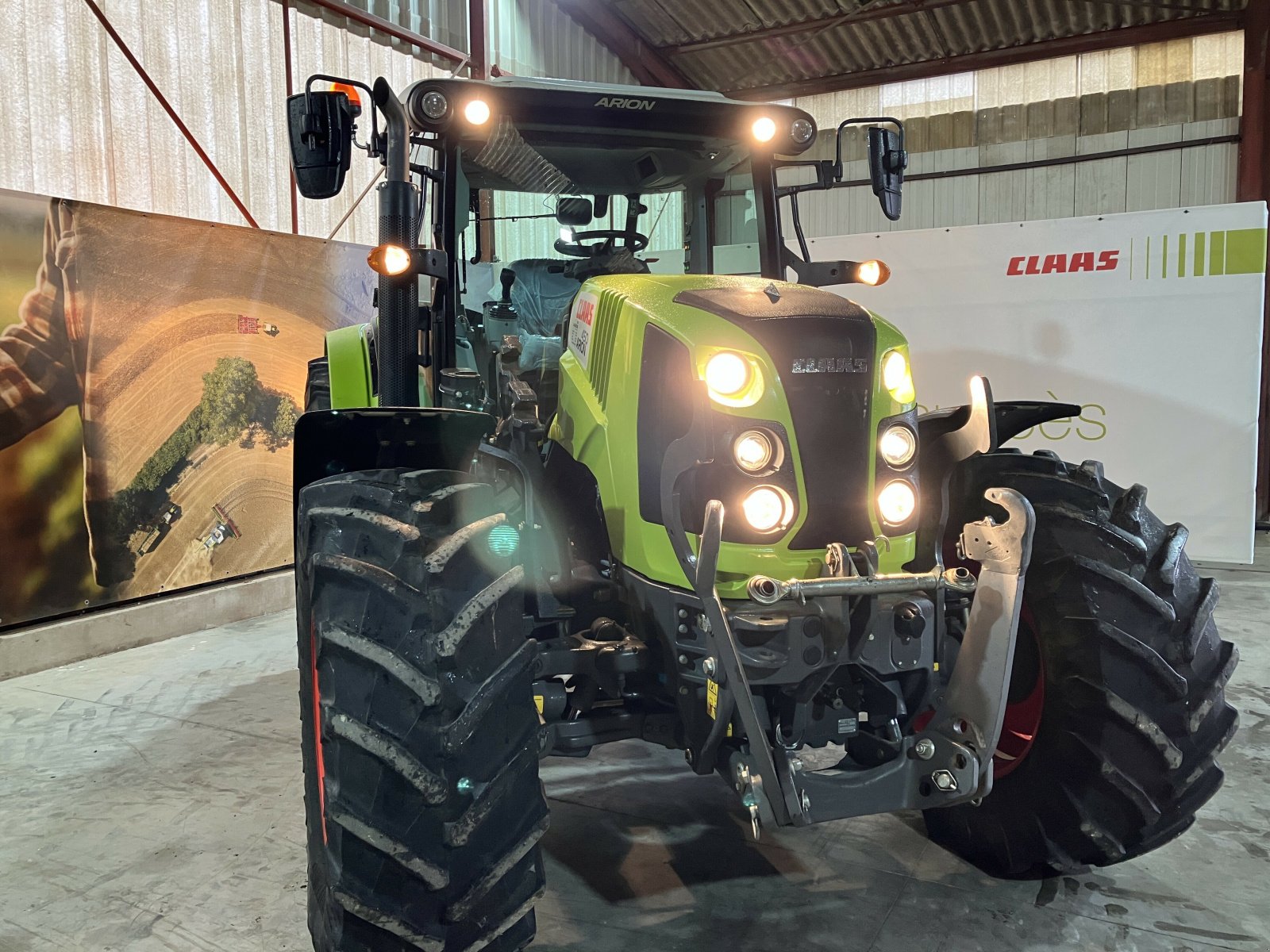 Traktor типа CLAAS ARION 450 CONCEPT, Gebrauchtmaschine в VAROIS & CHAIGNOT (Фотография 2)