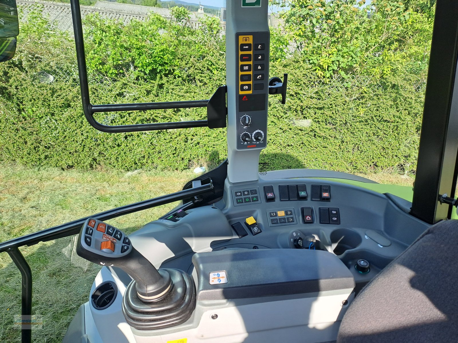 Traktor of the type CLAAS Arion 450, Neumaschine in Calw  (Picture 6)