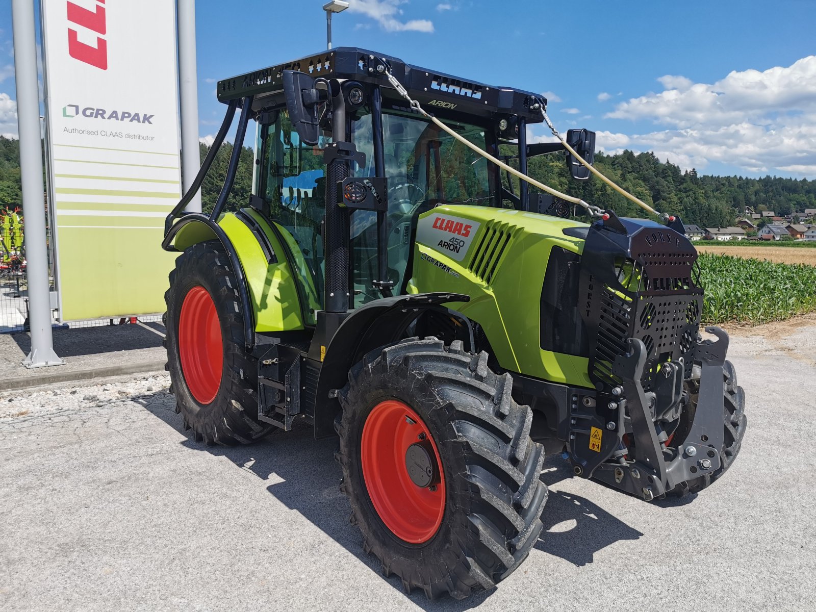 Traktor of the type CLAAS ARION 450, Gebrauchtmaschine in Naklo (Picture 4)