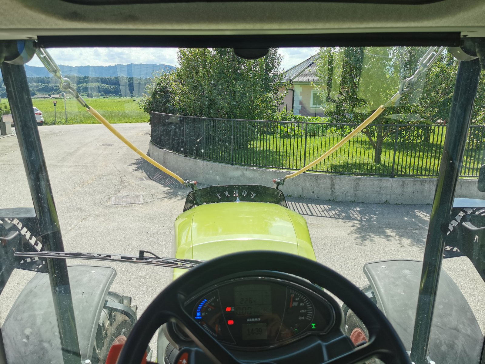 Traktor of the type CLAAS ARION 450, Gebrauchtmaschine in Naklo (Picture 19)