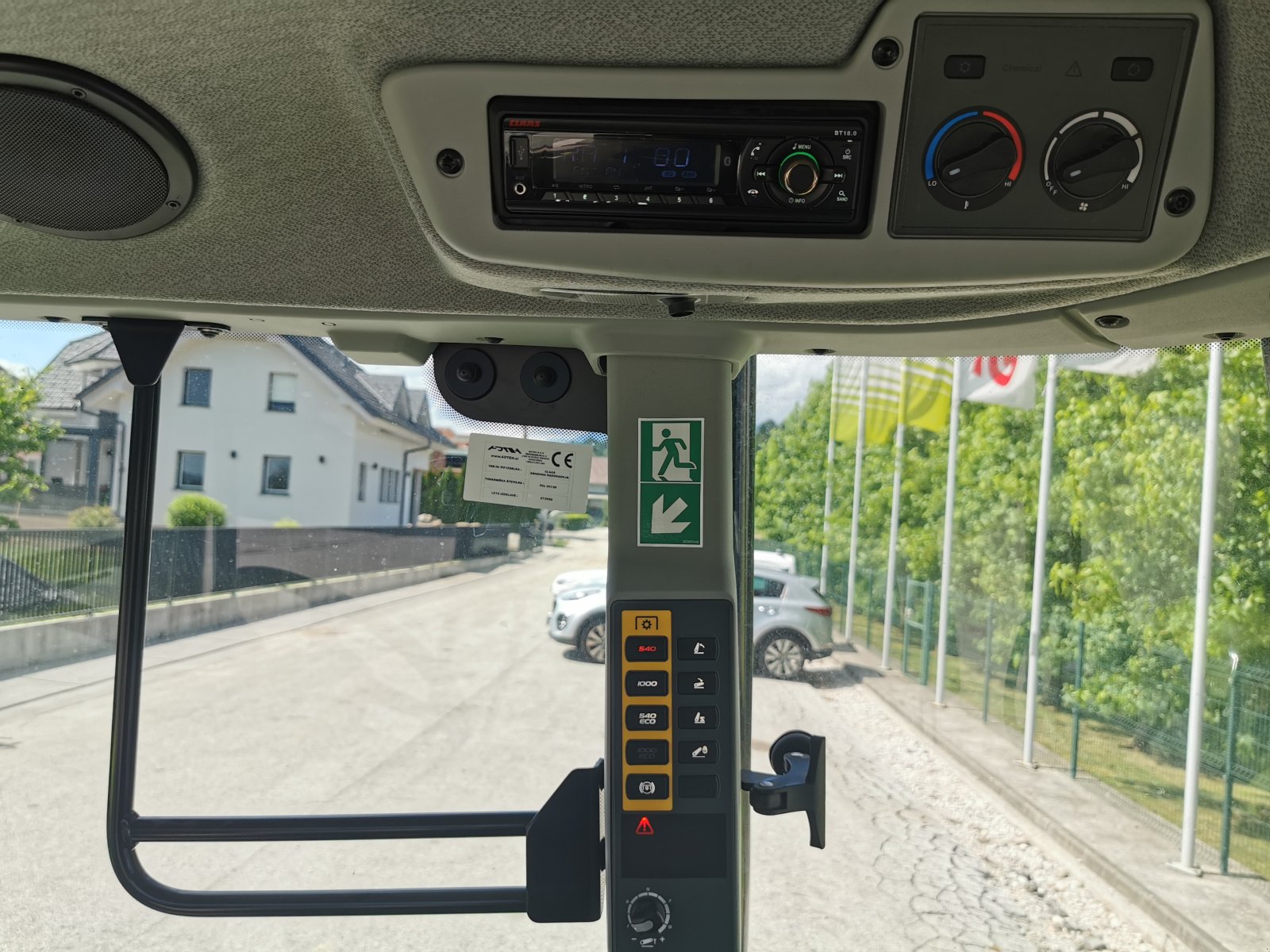 Traktor of the type CLAAS ARION 450, Gebrauchtmaschine in Naklo (Picture 20)