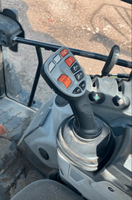 Traktor typu CLAAS ARION 460 ADVANCE 18, Gebrauchtmaschine v AUTUN (Obrázek 7)