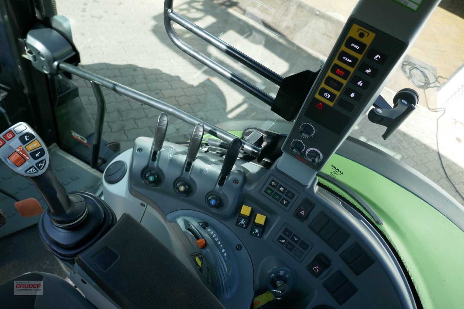 Traktor του τύπου CLAAS Arion 460 CIS Panoramic, Gebrauchtmaschine σε Dorfen (Φωτογραφία 13)