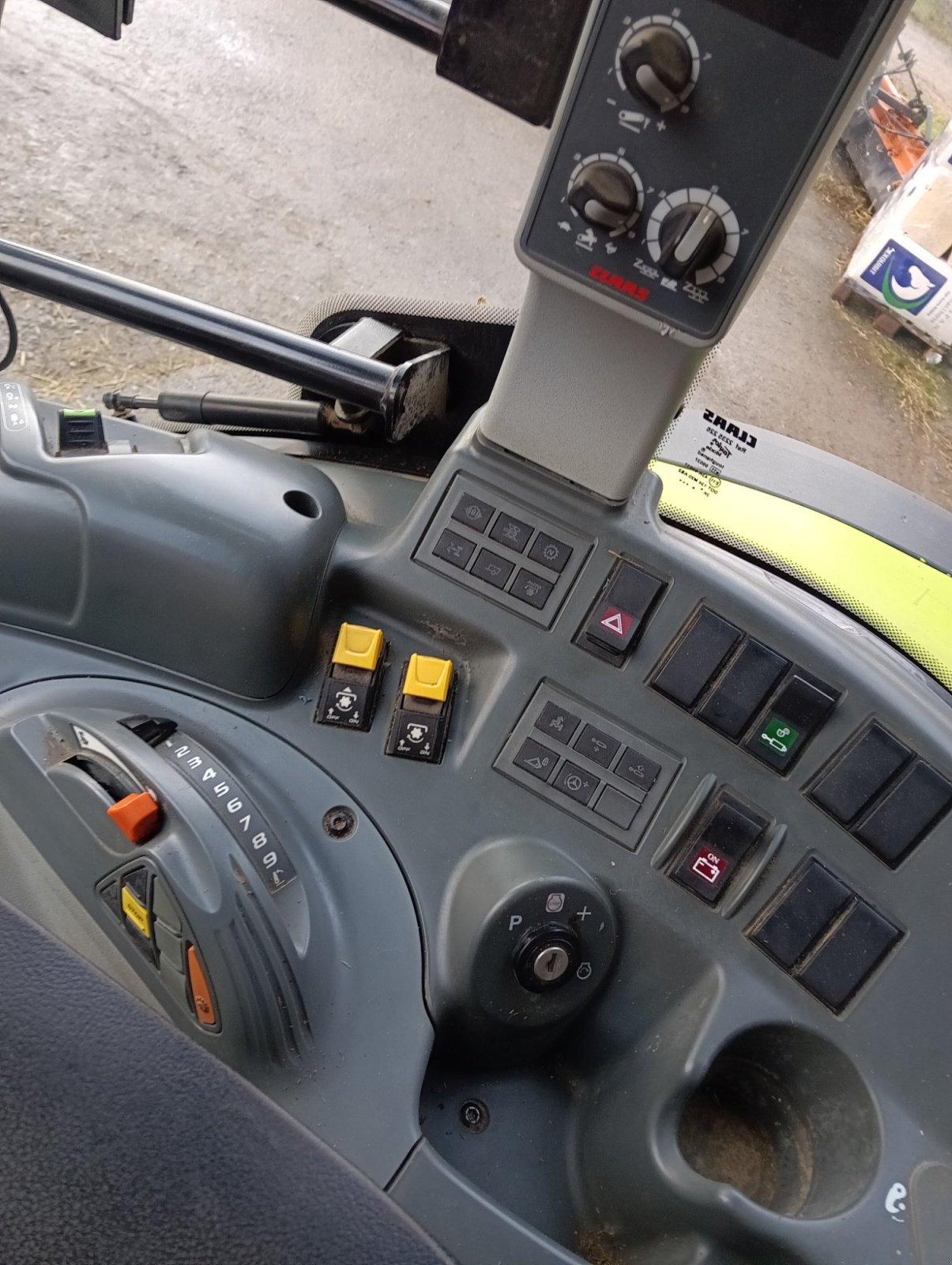 Traktor des Typs CLAAS Arion 460 CIS+ PANORAMIC, Gebrauchtmaschine in Tamm (Bild 4)