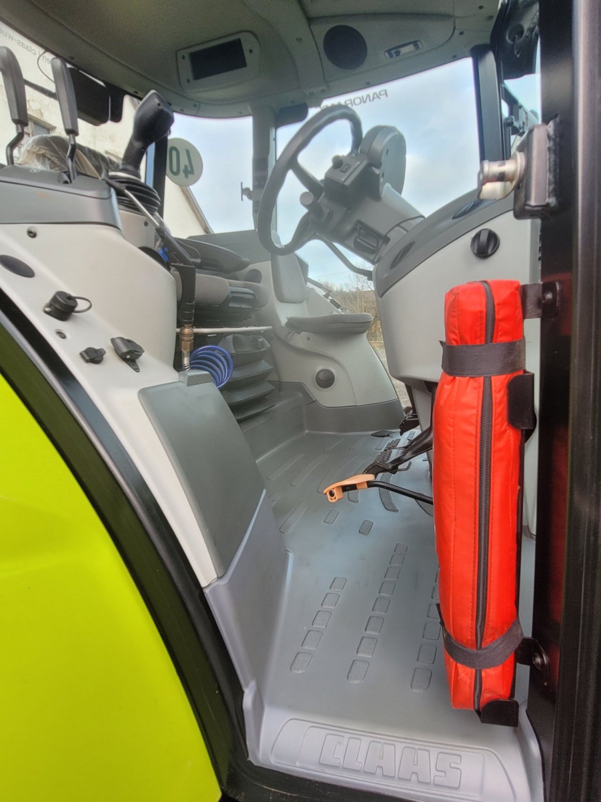 Traktor типа CLAAS Arion 460 CIS+ PANORAMIC, Gebrauchtmaschine в Kenzingen (Фотография 4)