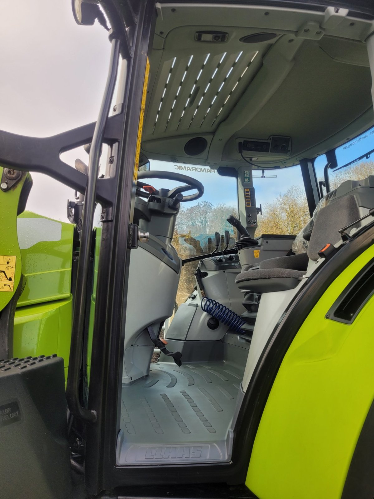 Traktor типа CLAAS Arion 460 CIS+ PANORAMIC, Gebrauchtmaschine в Kenzingen (Фотография 9)