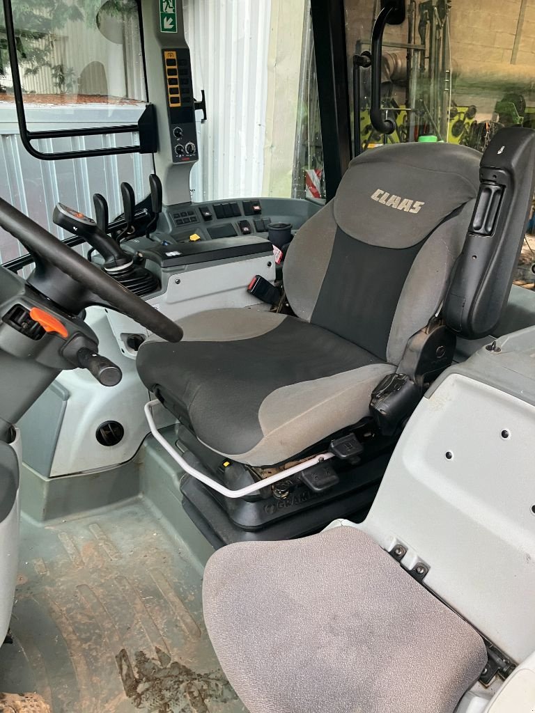 Traktor van het type CLAAS ARION 460 CIS, Gebrauchtmaschine in MORLHON LE HAUT (Foto 11)