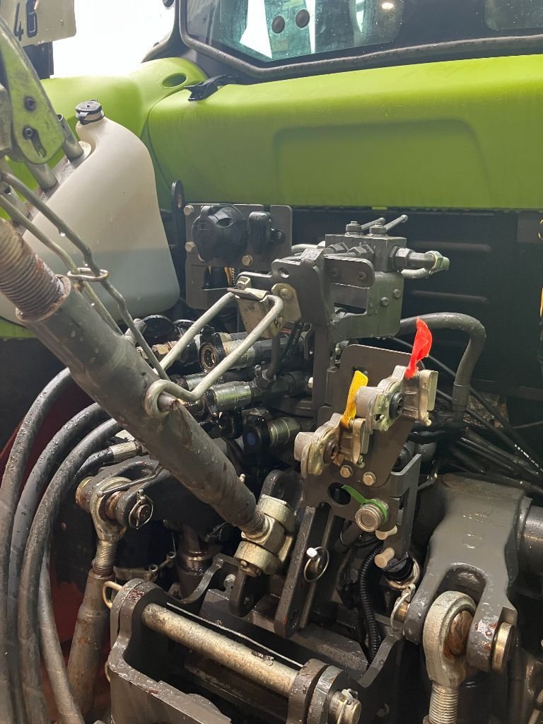 Traktor van het type CLAAS ARION 460 CIS, Gebrauchtmaschine in MORLHON LE HAUT (Foto 9)