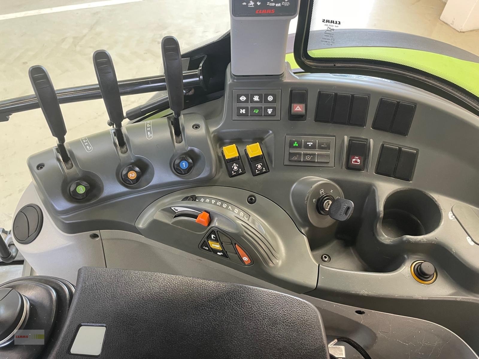 Traktor des Typs CLAAS Arion 460 CIS, Gebrauchtmaschine in Langenau (Bild 16)