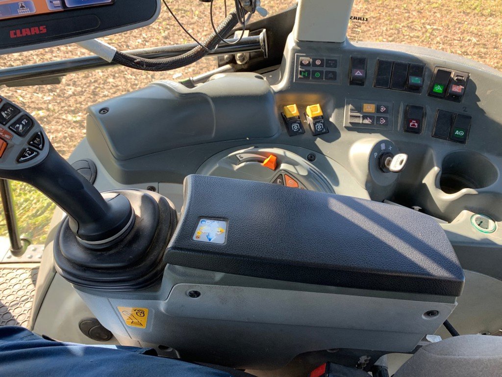 Traktor typu CLAAS Arion 460, Gebrauchtmaschine v Thierrens (Obrázek 3)