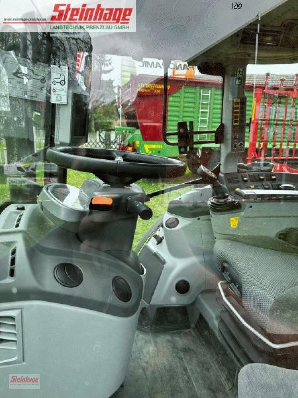 Traktor of the type CLAAS Arion 470 CIS+ FL, Neumaschine in Rollwitz (Picture 10)