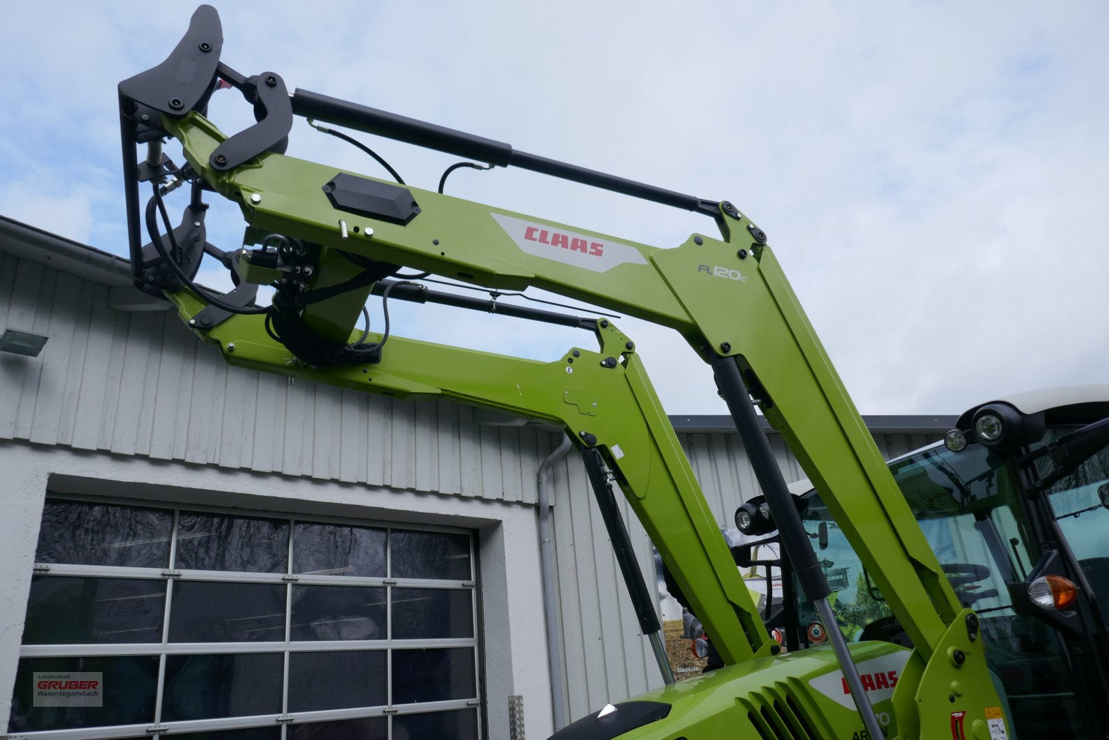 Traktor des Typs CLAAS Arion 470 CIS Panoramic inkl. FL120C, Gebrauchtmaschine in Dorfen (Bild 4)