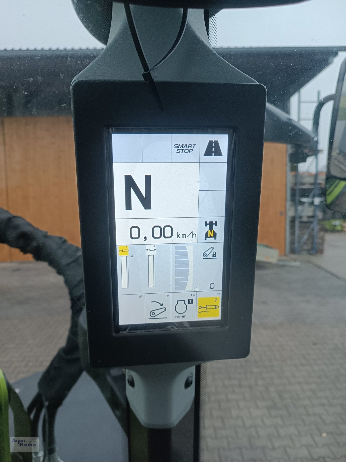 Traktor типа CLAAS Arion 470, Gebrauchtmaschine в Moosthenning (Фотография 12)