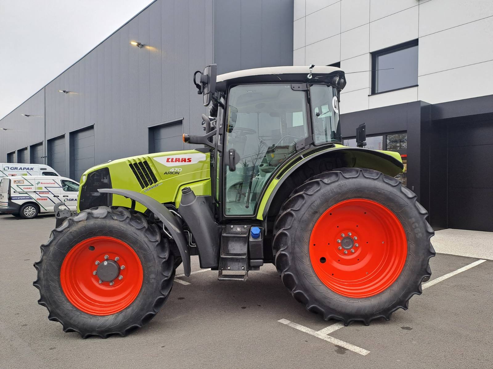 Traktor типа CLAAS ARION 470, Gebrauchtmaschine в Naklo (Фотография 2)