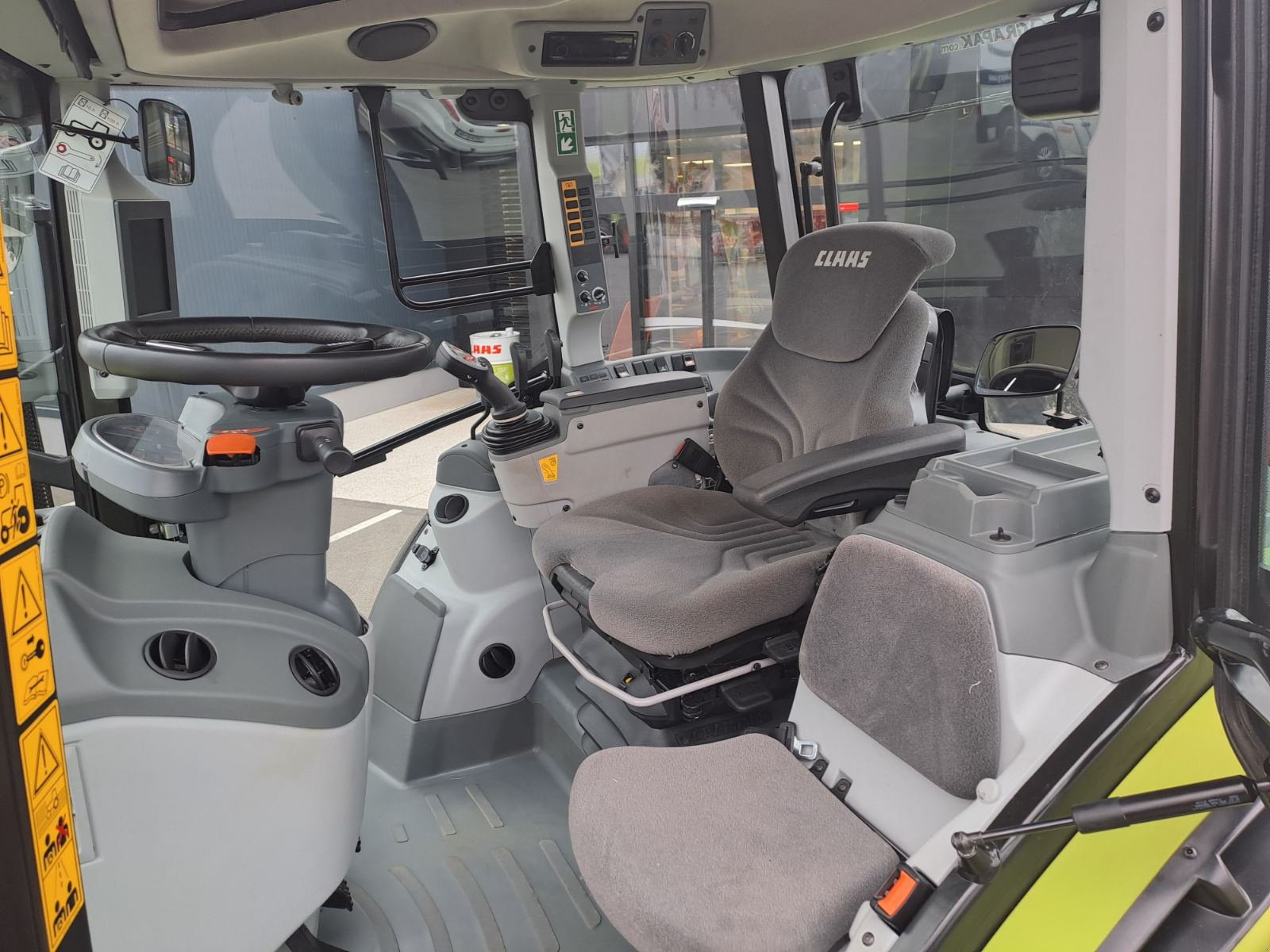 Traktor типа CLAAS ARION 470, Gebrauchtmaschine в Naklo (Фотография 18)