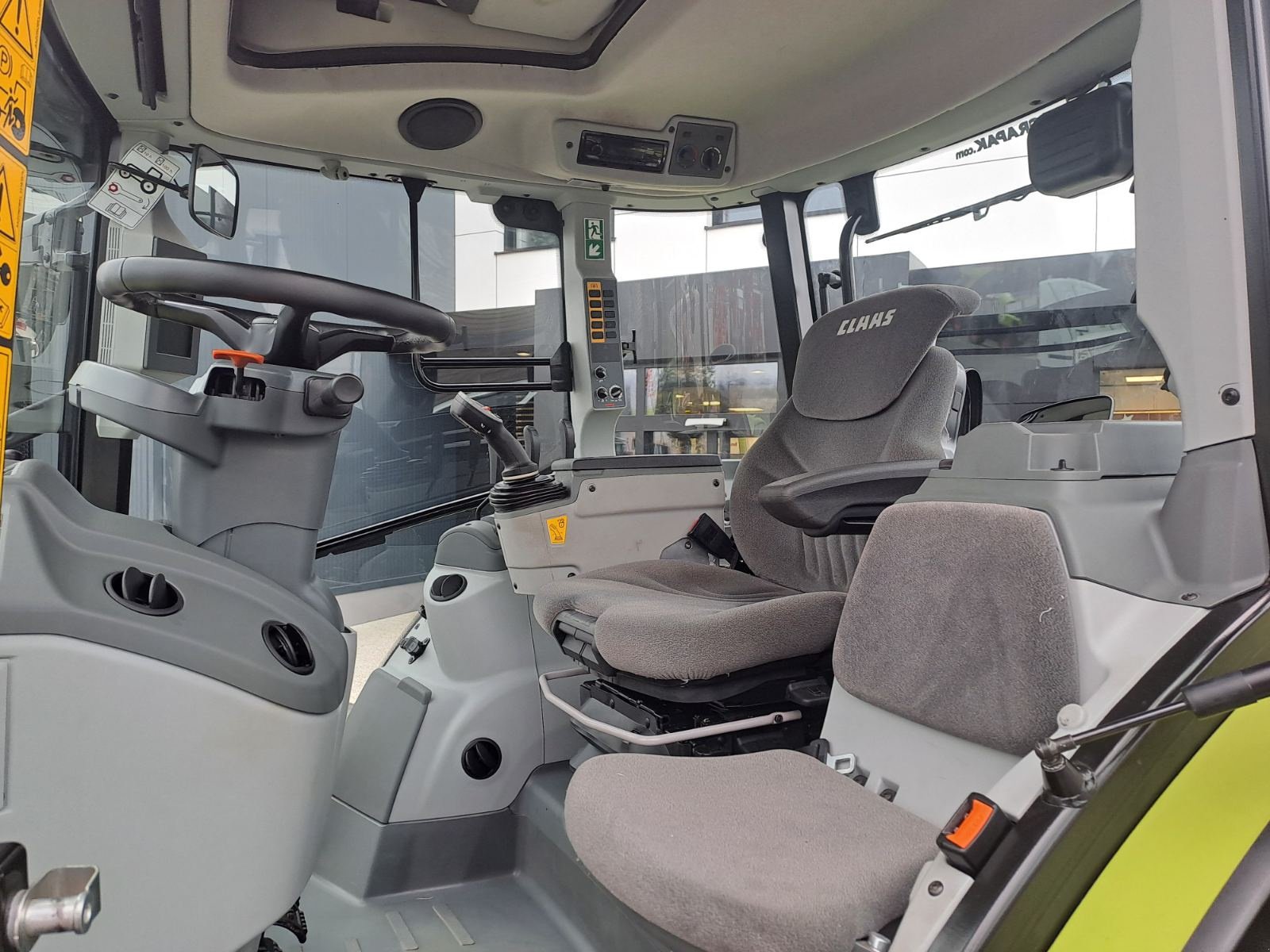 Traktor типа CLAAS ARION 470, Gebrauchtmaschine в Naklo (Фотография 22)