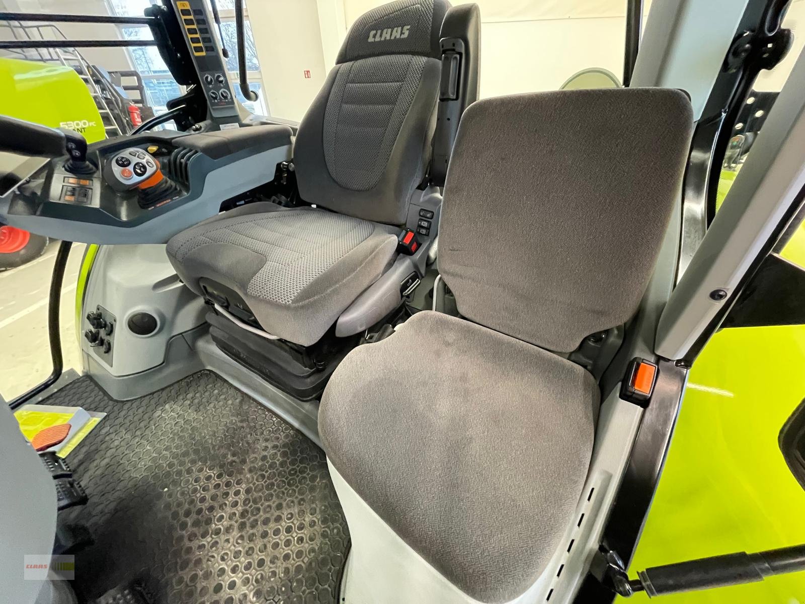 Traktor typu CLAAS Arion 510 CEBIS MaxiCare, Gebrauchtmaschine v Langenau (Obrázek 8)