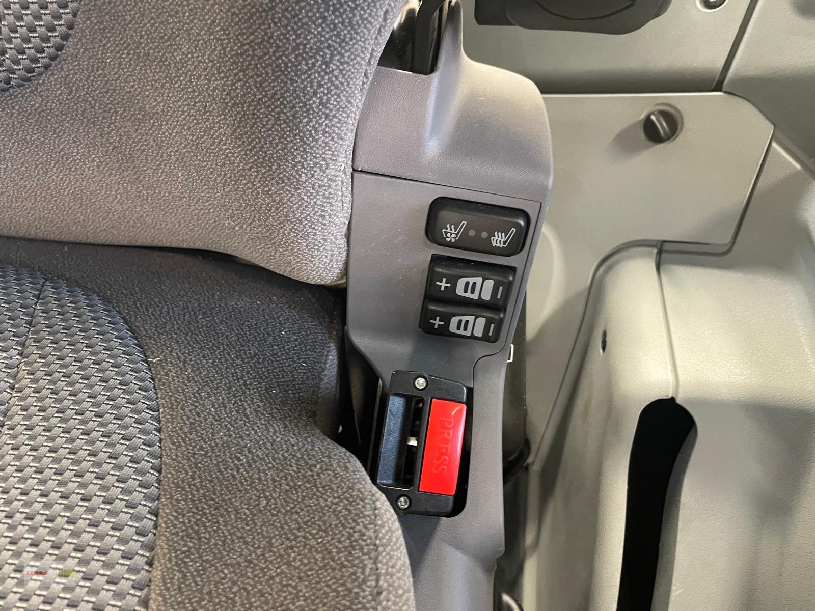 Traktor typu CLAAS Arion 510 CEBIS MaxiCare, Gebrauchtmaschine v Langenau (Obrázek 9)