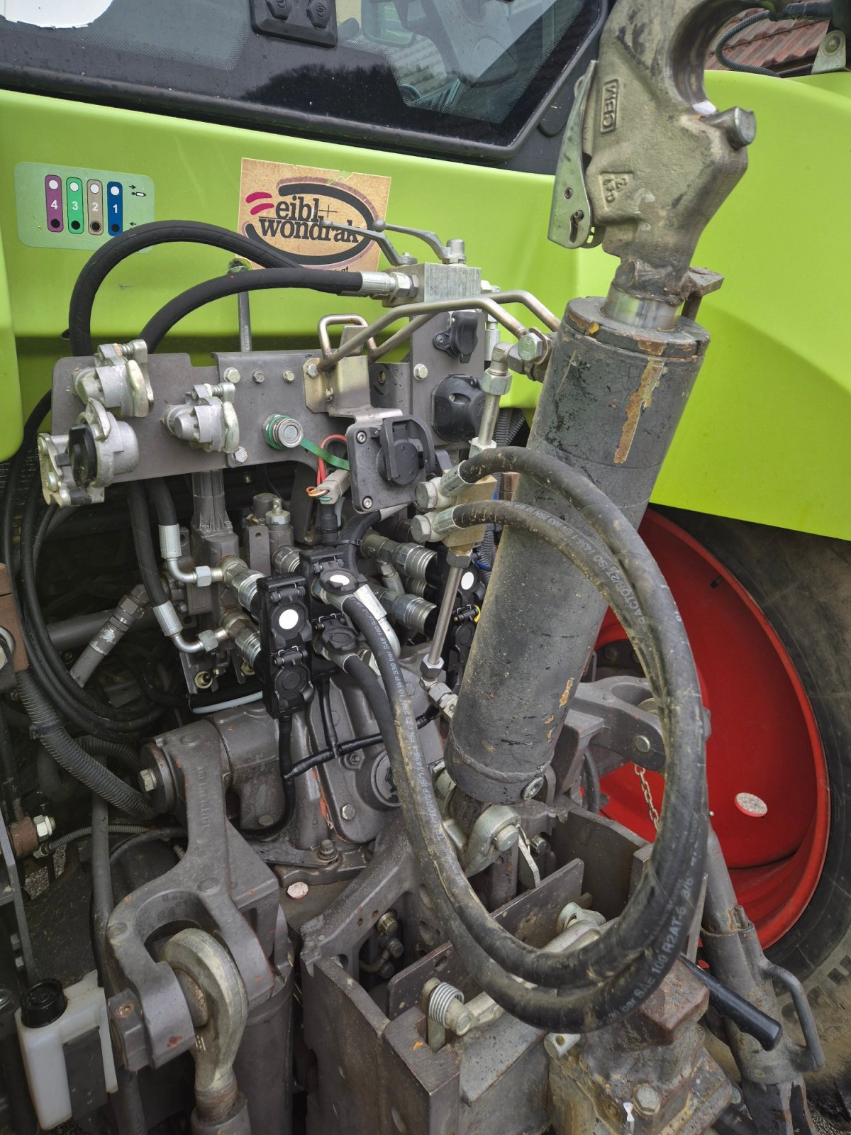 Traktor van het type CLAAS ARION 510 CIS, Gebrauchtmaschine in Naklo (Foto 9)