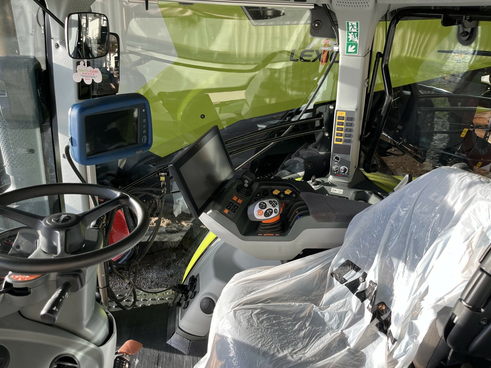 Traktor Türe ait CLAAS ARION 510 CMATIC BUSINESS, Gebrauchtmaschine içinde PONTIVY (resim 3)