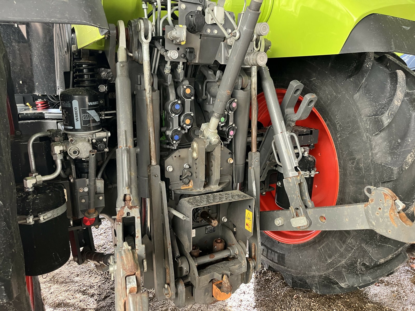 Traktor Türe ait CLAAS ARION 510 CMATIC BUSINESS, Gebrauchtmaschine içinde PONTIVY (resim 4)