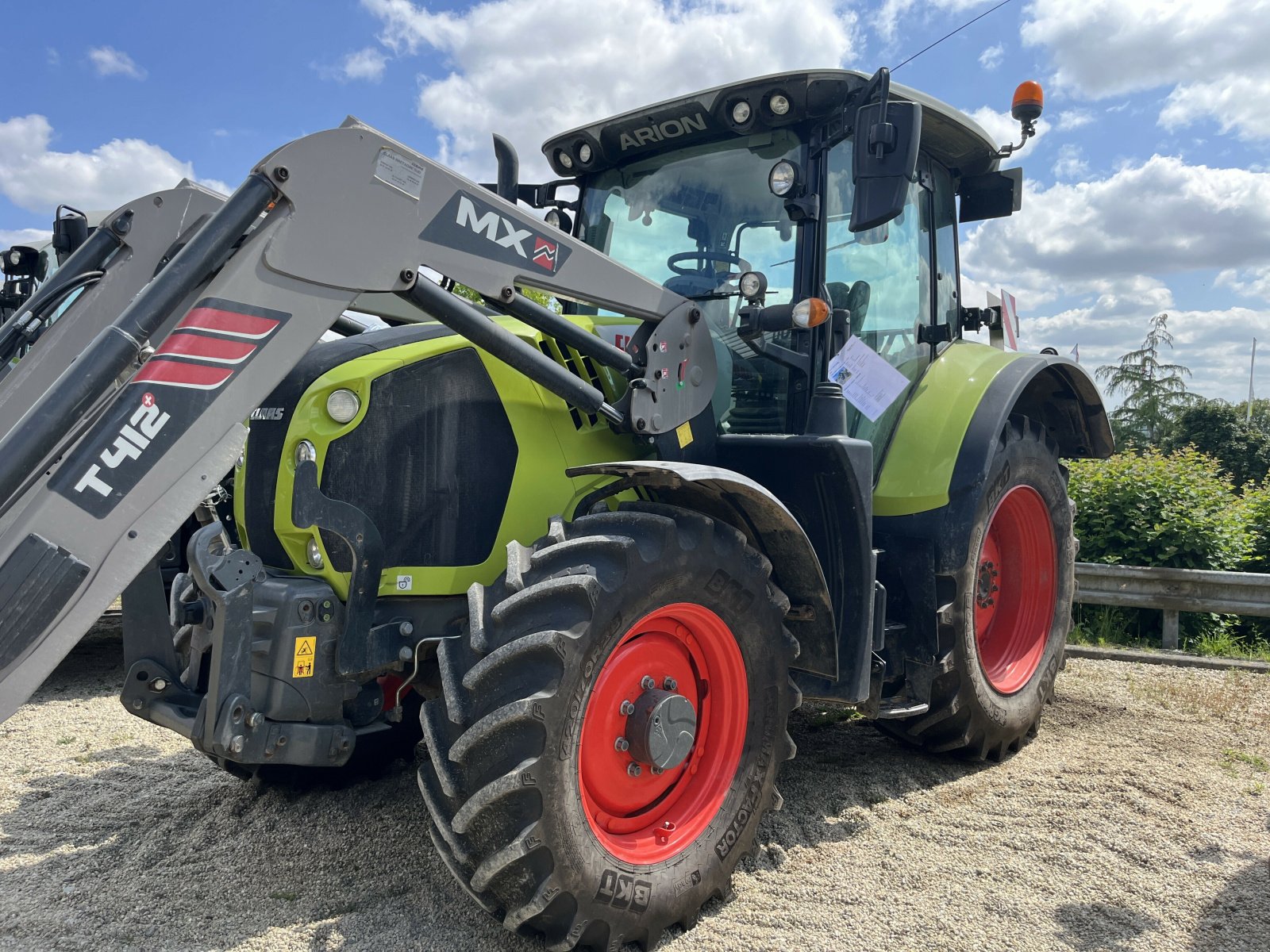 Traktor του τύπου CLAAS ARION 510 CMATIC S5, Gebrauchtmaschine σε PONTIVY (Φωτογραφία 2)