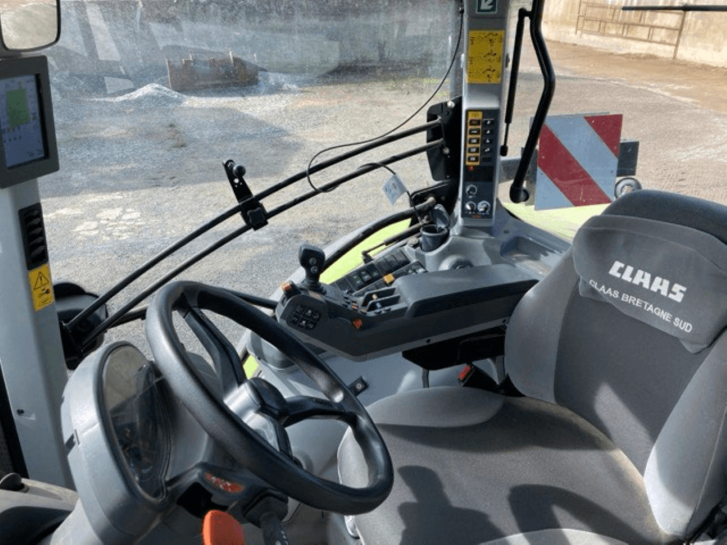 Traktor του τύπου CLAAS ARION 510 CMATIC S5, Gebrauchtmaschine σε PONTIVY (Φωτογραφία 3)