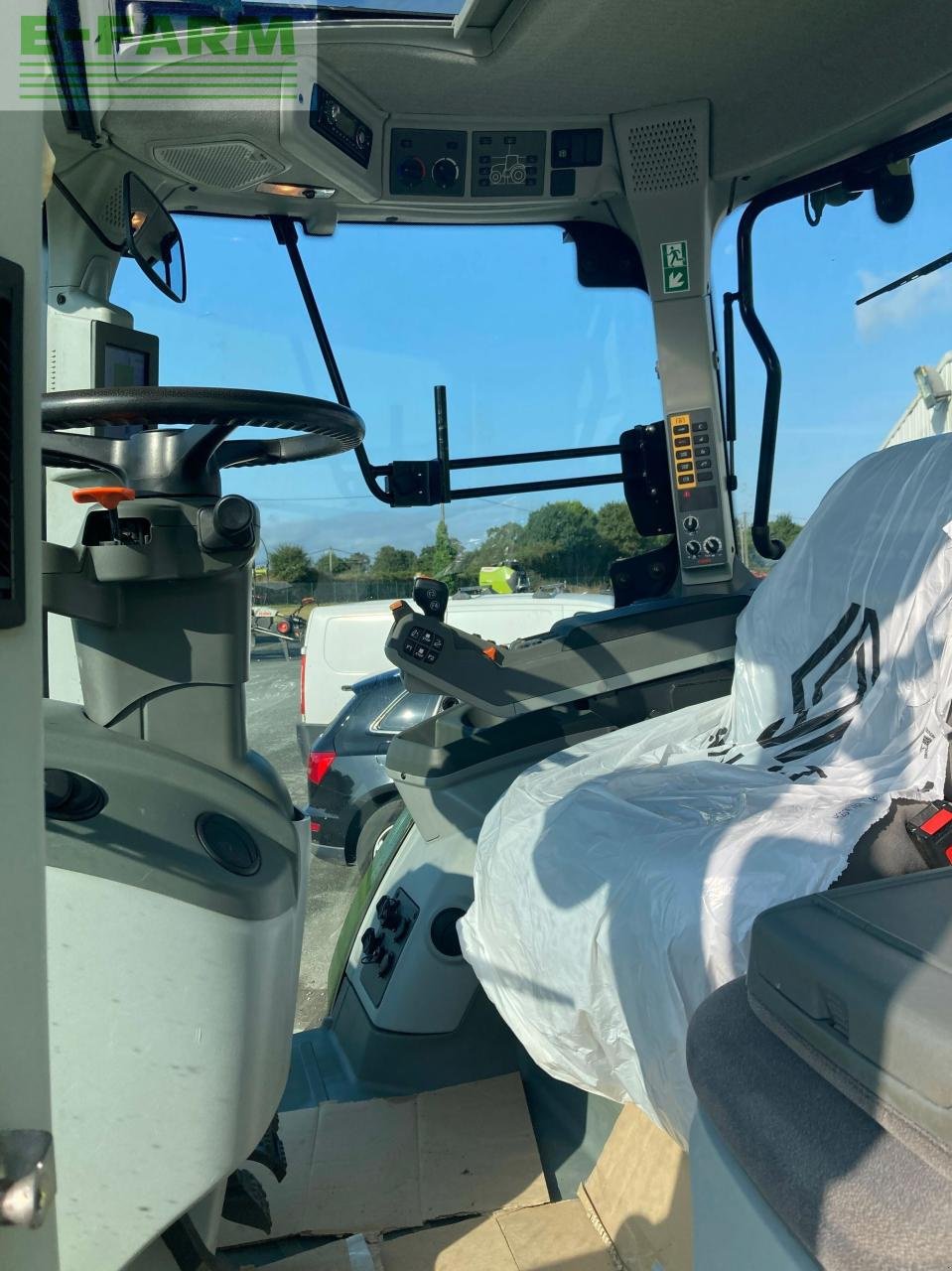 Traktor типа CLAAS arion 510 cmatic, Gebrauchtmaschine в ARNAGE (Фотография 9)