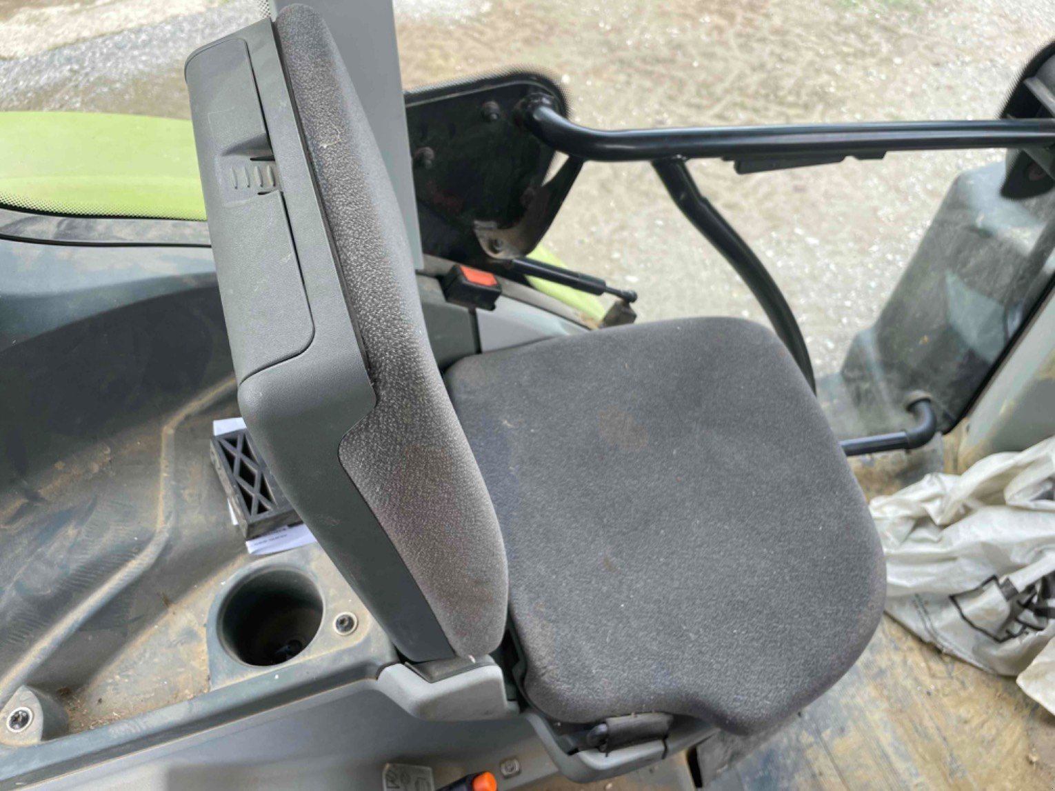 Traktor van het type CLAAS ARION 510 CONCEPT, Gebrauchtmaschine in ORLEIX (Foto 8)