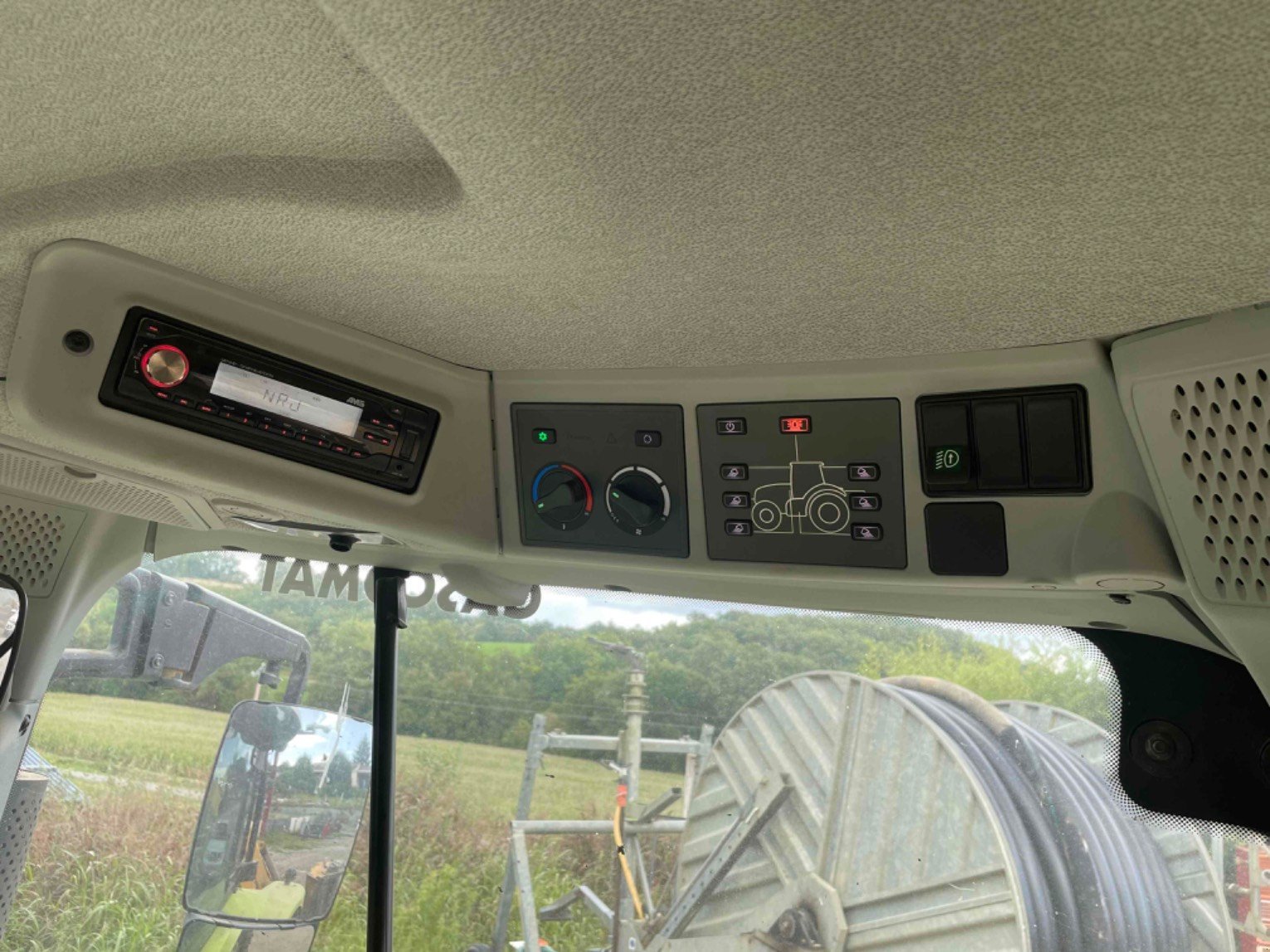 Traktor typu CLAAS ARION 510 CONCEPT, Gebrauchtmaschine v ORLEIX (Obrázok 7)