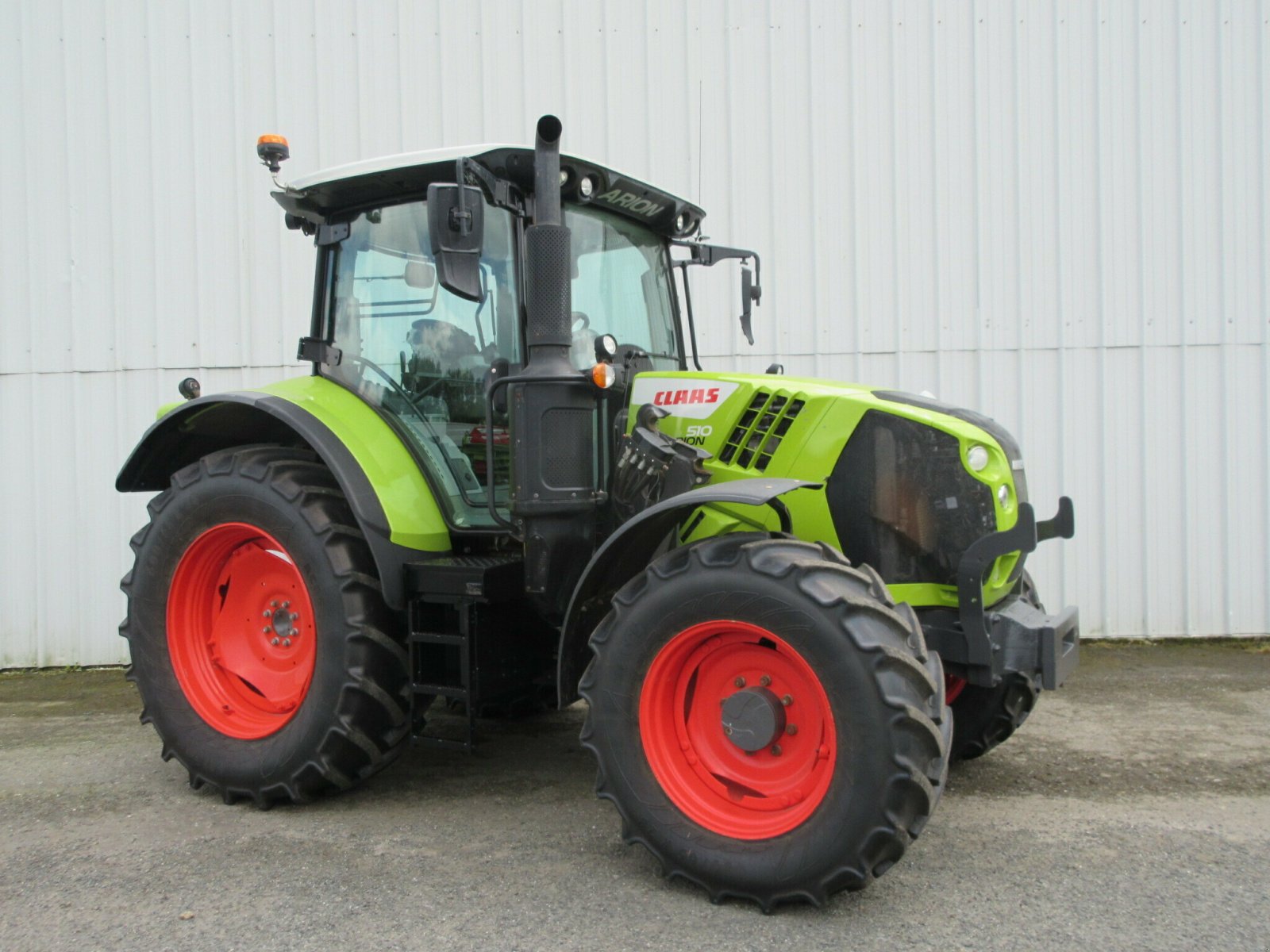 Traktor типа CLAAS ARION 510 - S5 SUR MESURE, Gebrauchtmaschine в PLOUIGNEAU (Фотография 5)