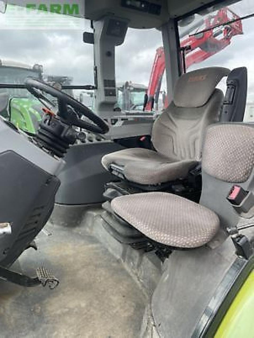 Traktor du type CLAAS arion 510, Gebrauchtmaschine en MONFERRAN (Photo 9)