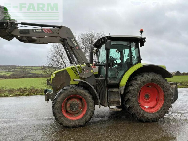 Traktor от тип CLAAS arion 520 cis t4i, Gebrauchtmaschine в PLOUIGNEAU