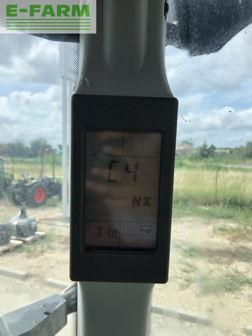 Traktor Türe ait CLAAS arion 520 t4i, Gebrauchtmaschine içinde ST ANDIOL (resim 16)