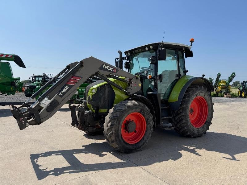 Traktor типа CLAAS ARION 520, Gebrauchtmaschine в Richebourg (Фотография 1)