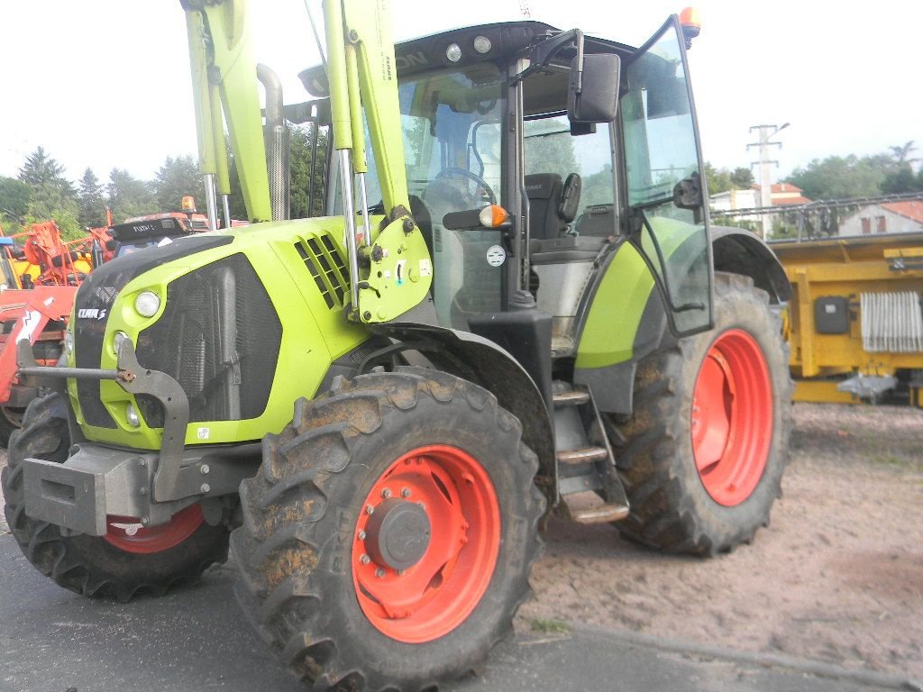Traktor del tipo CLAAS ARION 520, Gebrauchtmaschine In ENNEZAT (Immagine 4)