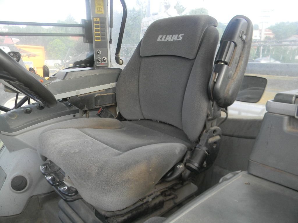 Traktor typu CLAAS ARION 520, Gebrauchtmaschine v ENNEZAT (Obrázek 8)