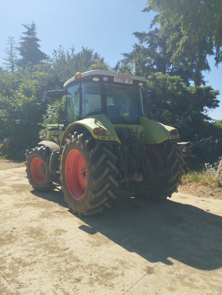 Traktor του τύπου CLAAS ARION 520, Gebrauchtmaschine σε Millau (Φωτογραφία 3)