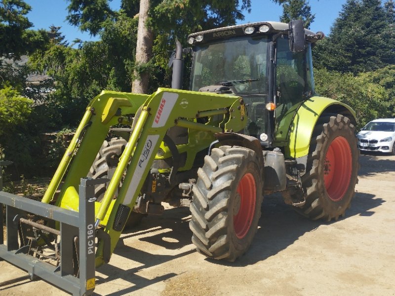 Traktor от тип CLAAS ARION 520, Gebrauchtmaschine в Millau (Снимка 1)